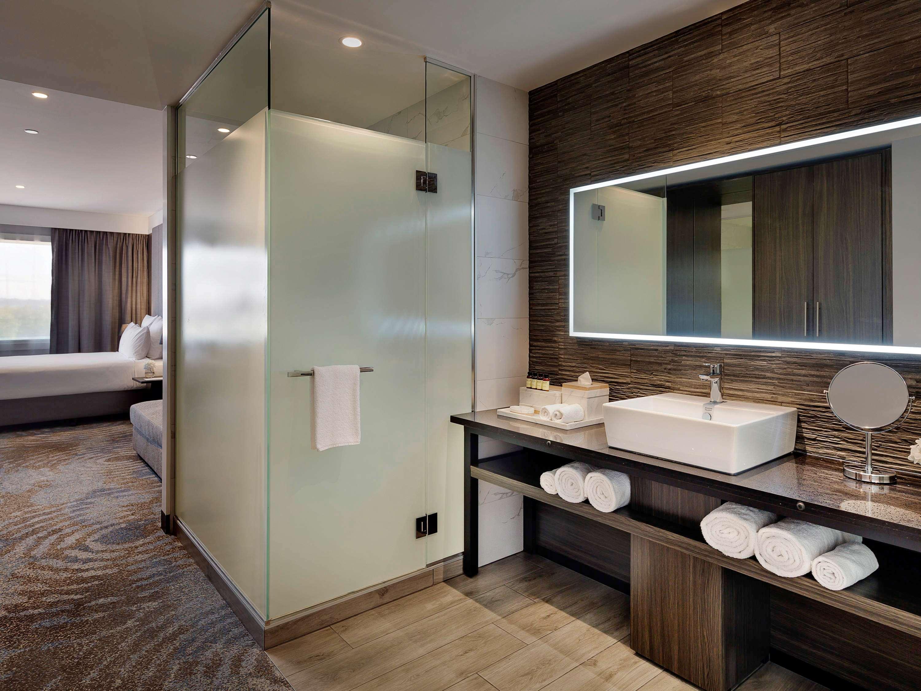 พูลแมน โรโตรัว Hotel ภายนอก รูปภาพ A bathroom at the hotel